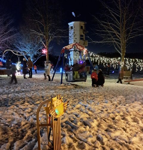 Bunte Lampions und Lichter sorgen für strahlende Kinderaugen