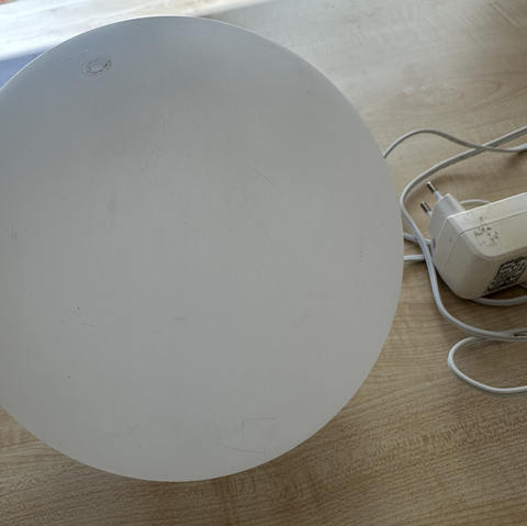 Kugelleuchte mit Stromanschluß