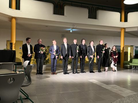 Die Studenten mit Prof. Schubert